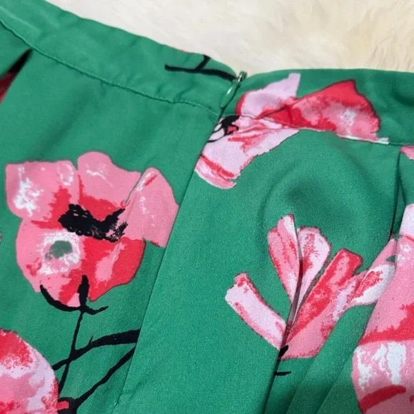 (Like New) Who What Wear Green Floral Pleated Midi Skirt with Pink Blooms Size 6 - Picture 4 of 4